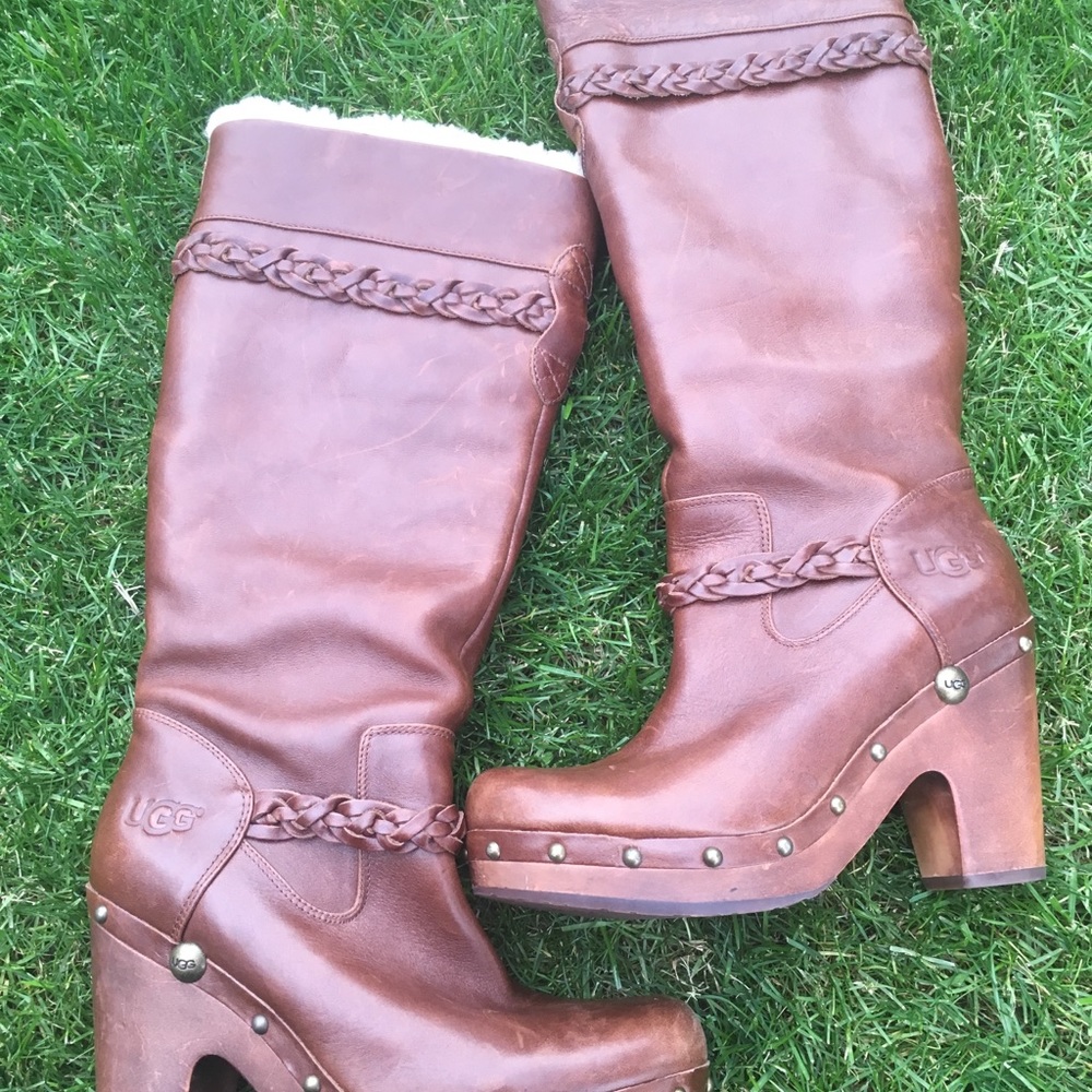 Ugg Savanna clog boot